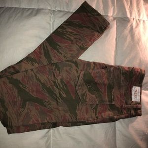 Levi’s skinny legged jeans//